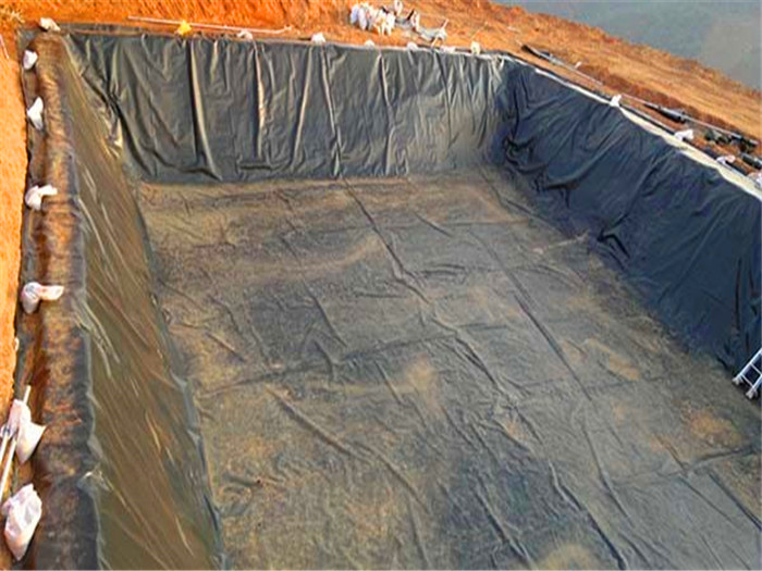 土工膜适应环境的温度是多少?