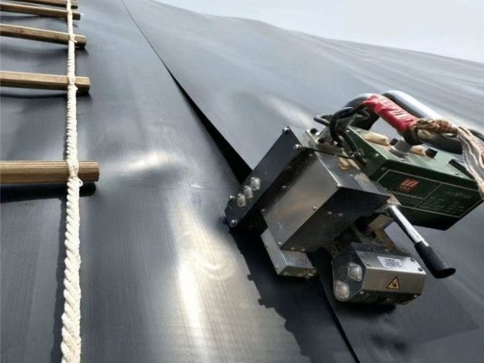 HDPE土工膜在垃圾填埋场工程中的施工要求