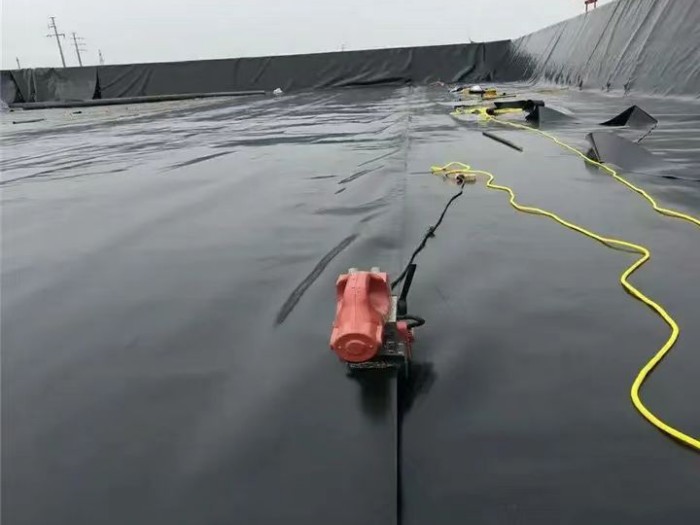 HDPE鱼塘土工膜怎么粘接