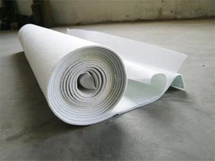 怎么选择复合土工膜的规格