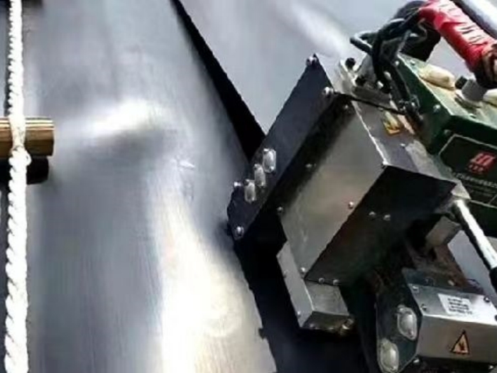 HDPE土工膜在冬季施工中影响施工的几个常见技术难点